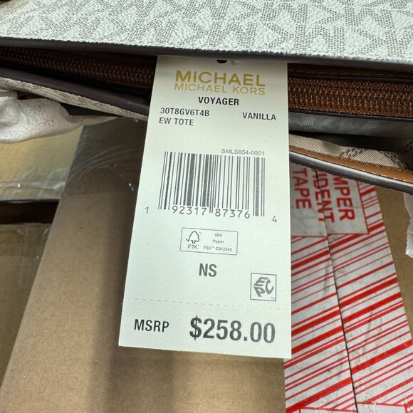MICHAEL KORS Voyager Signature Tote - Vanilla - Picture 5 of 5